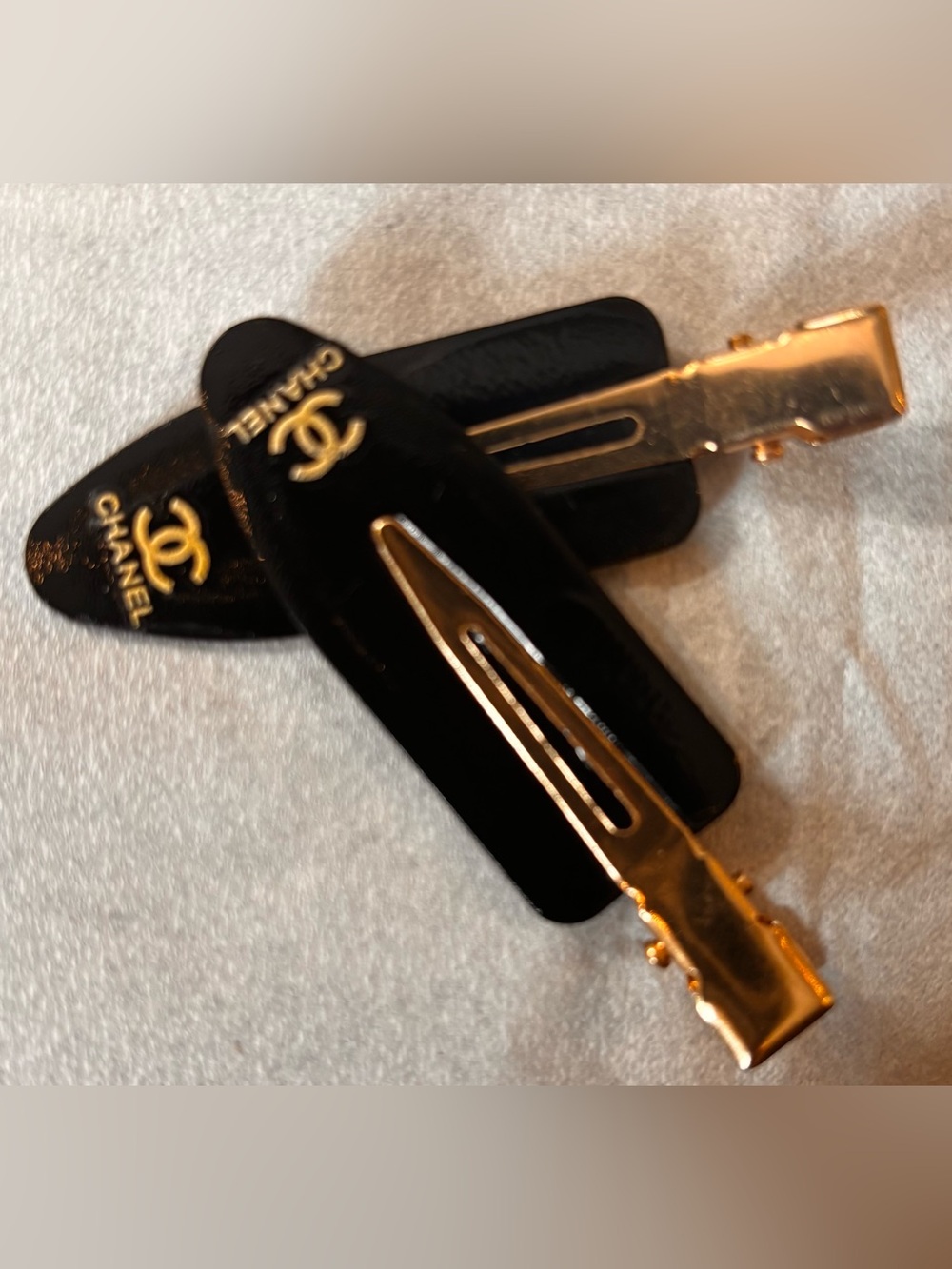 Black and Gold no dent Hair Clips